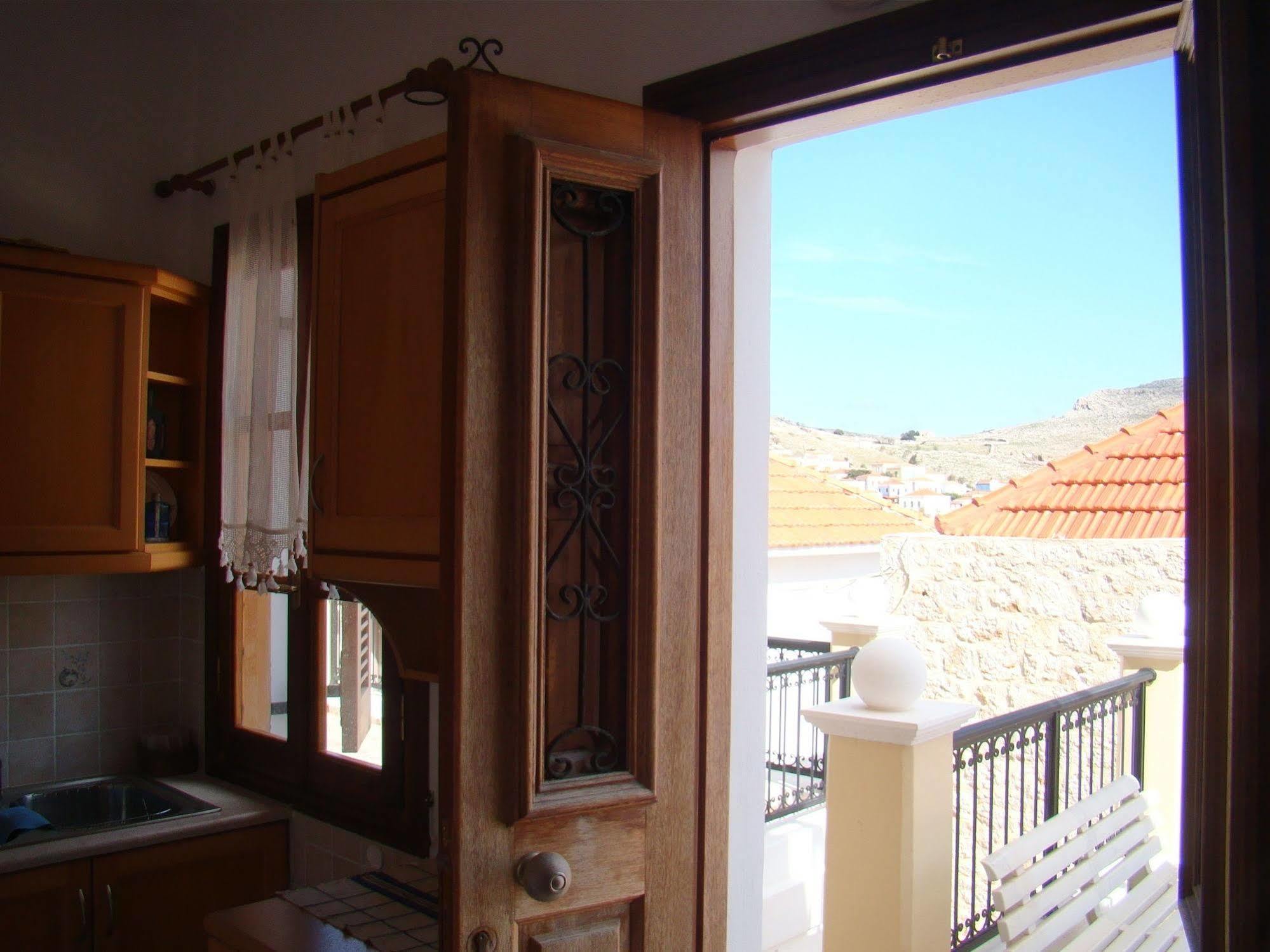 ホテル Halki Sea House エクステリア 写真