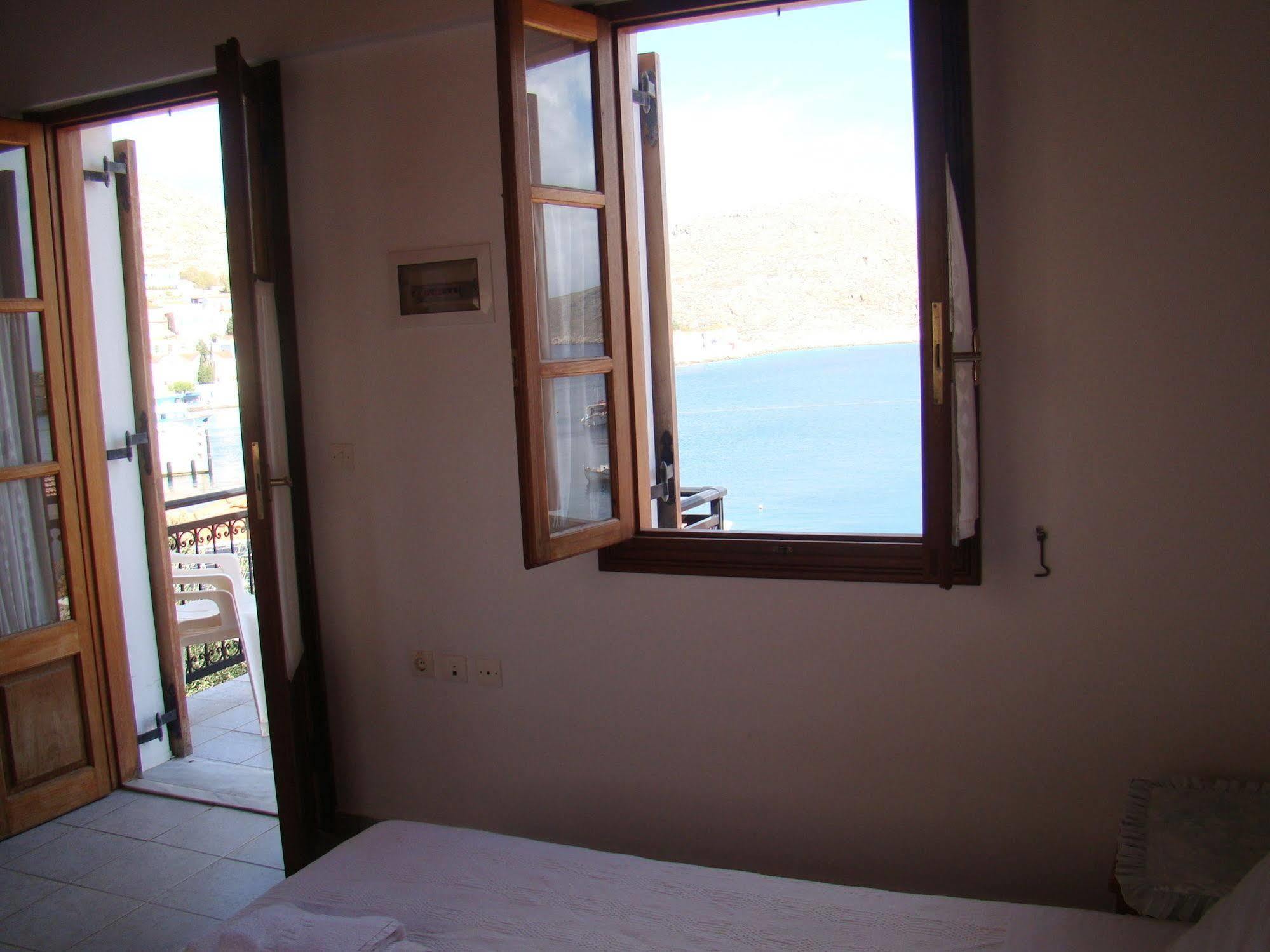 ホテル Halki Sea House エクステリア 写真